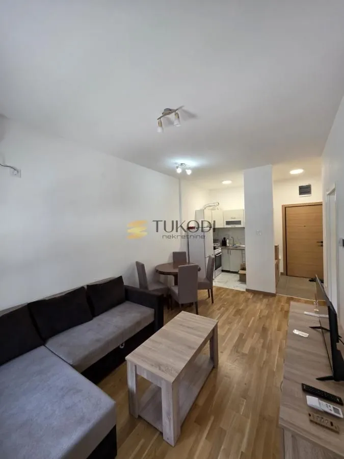 Izdavanje, jednosoban stan, 41m², Avijatičarsko naselje, Novi Sad Sve Podlokacije