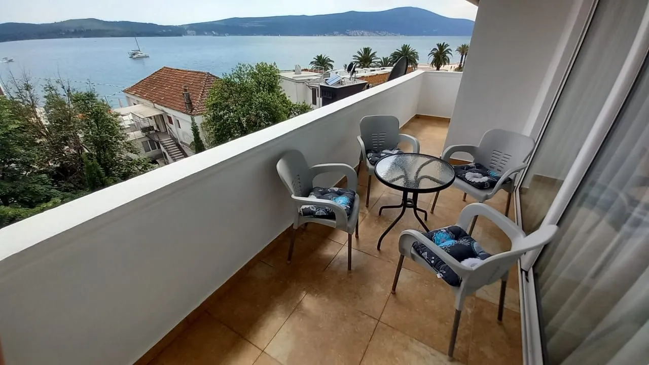 Rent, one bedroom apartment, 50m², Tivat, Crna Gora