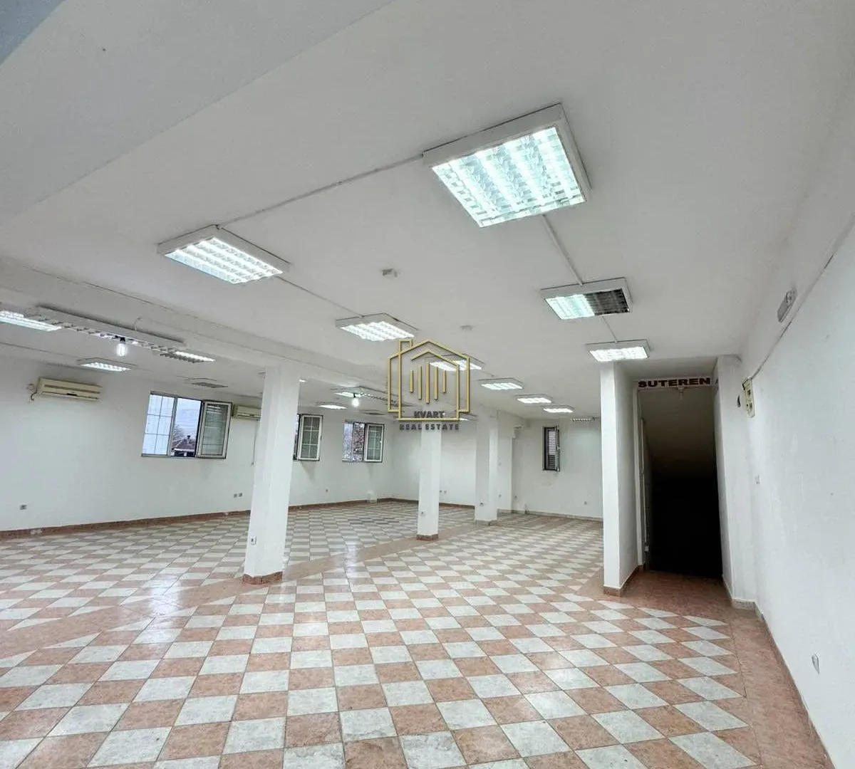 Izdavanje, poslovni prostor, 310m², Zagorič, Podgorica