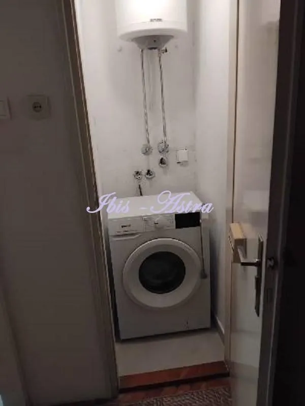 Izdavanje, trosoban stan, 68m², Novi Beograd Blok 1 Fontana, Novi Beograd Sve Podlokacije