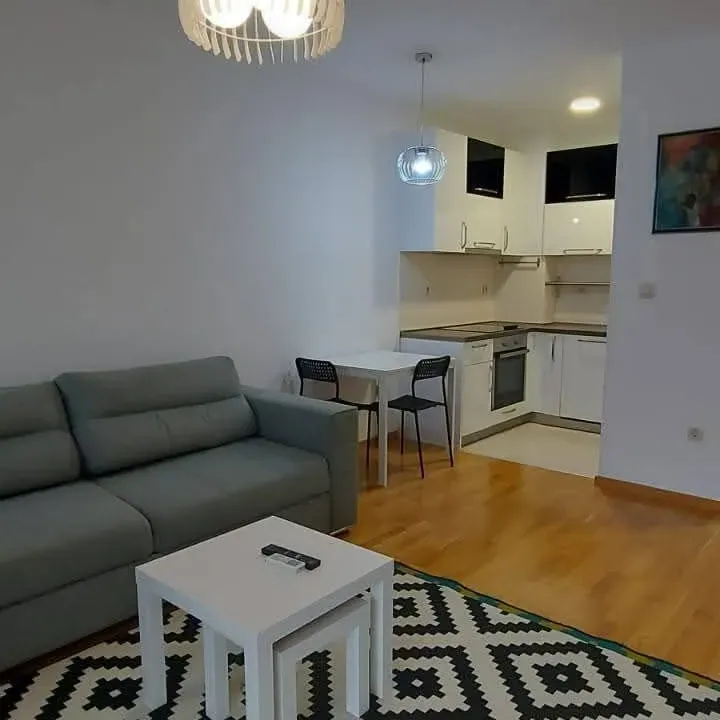 Prodaja, jednosoban stan, 43m², Stari Aerodrom, Podgorica