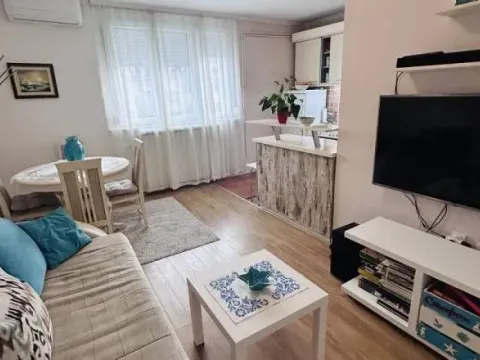Rent, two bedroom apartment, 37m², Dorćol Sve Podlokacije, Beograd - image 2