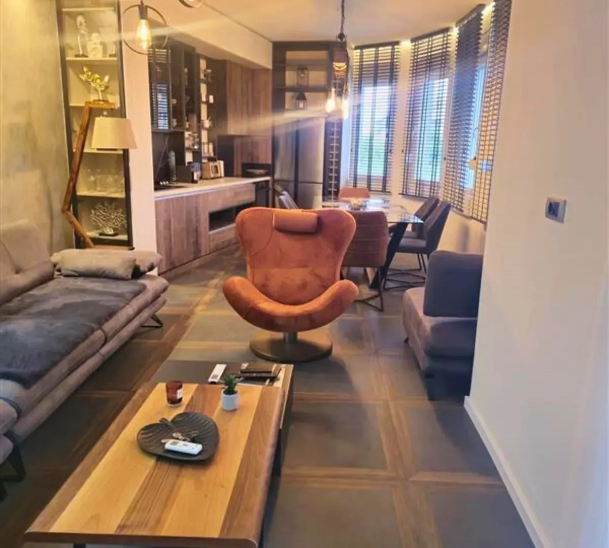 Rent, four bedroom apartment, 98m², Vračar Sve Podlokacije, Beograd