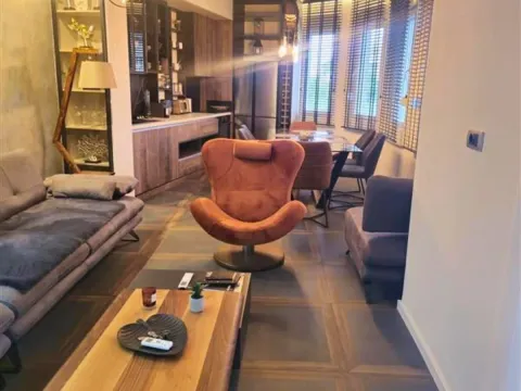 Izdavanje, četvorosoban stan, 98m², Vračar Sve Podlokacije, Beograd - image 15