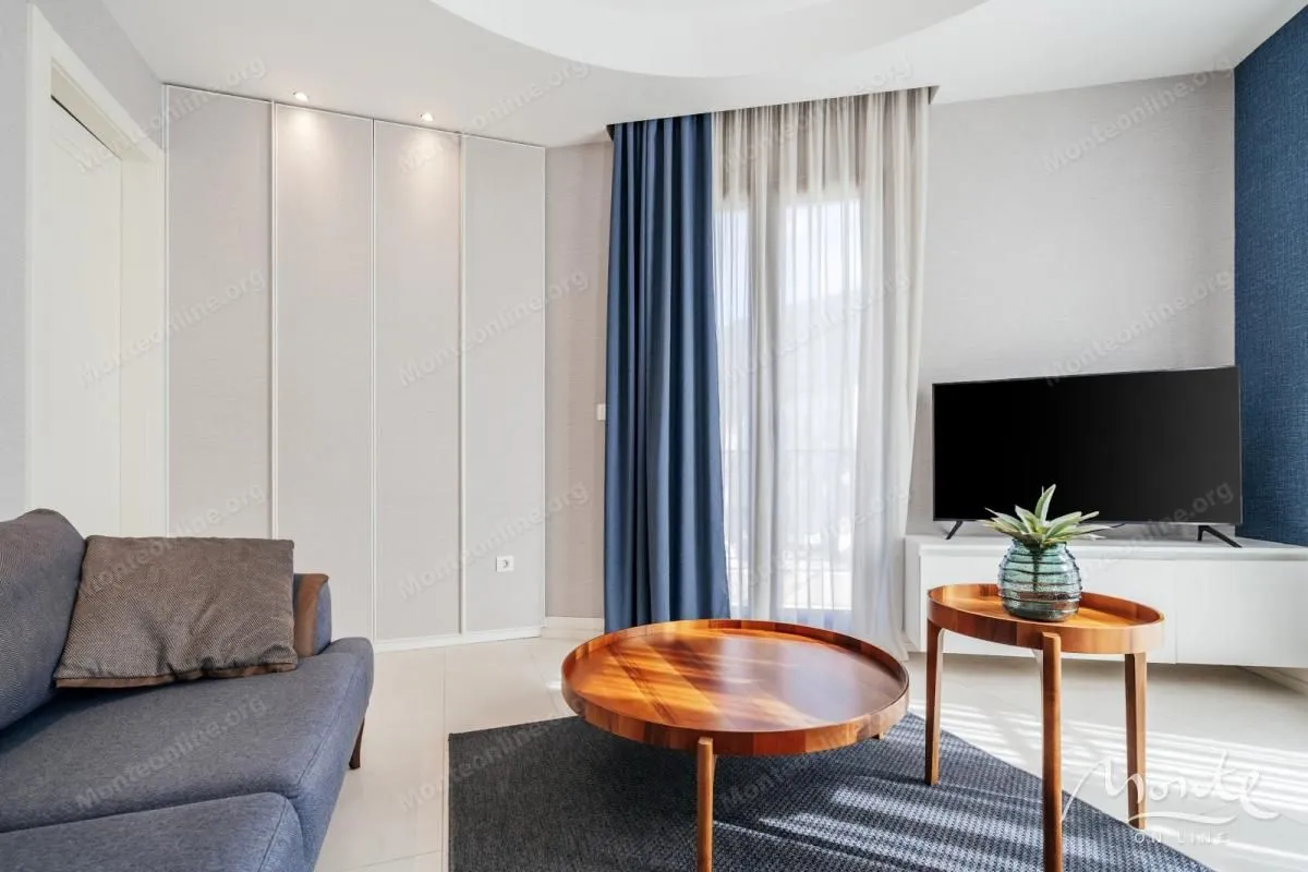 Prodaja, jednosoban stan, 45m², Tivat, Crna Gora