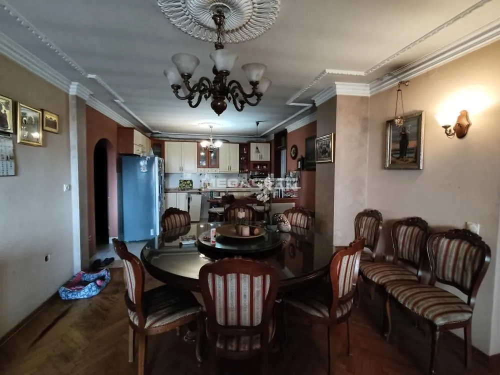 Izdavanje, četvorosoban stan, 162m², Zeleno Brdo, Zvezdara Sve Podlokacije