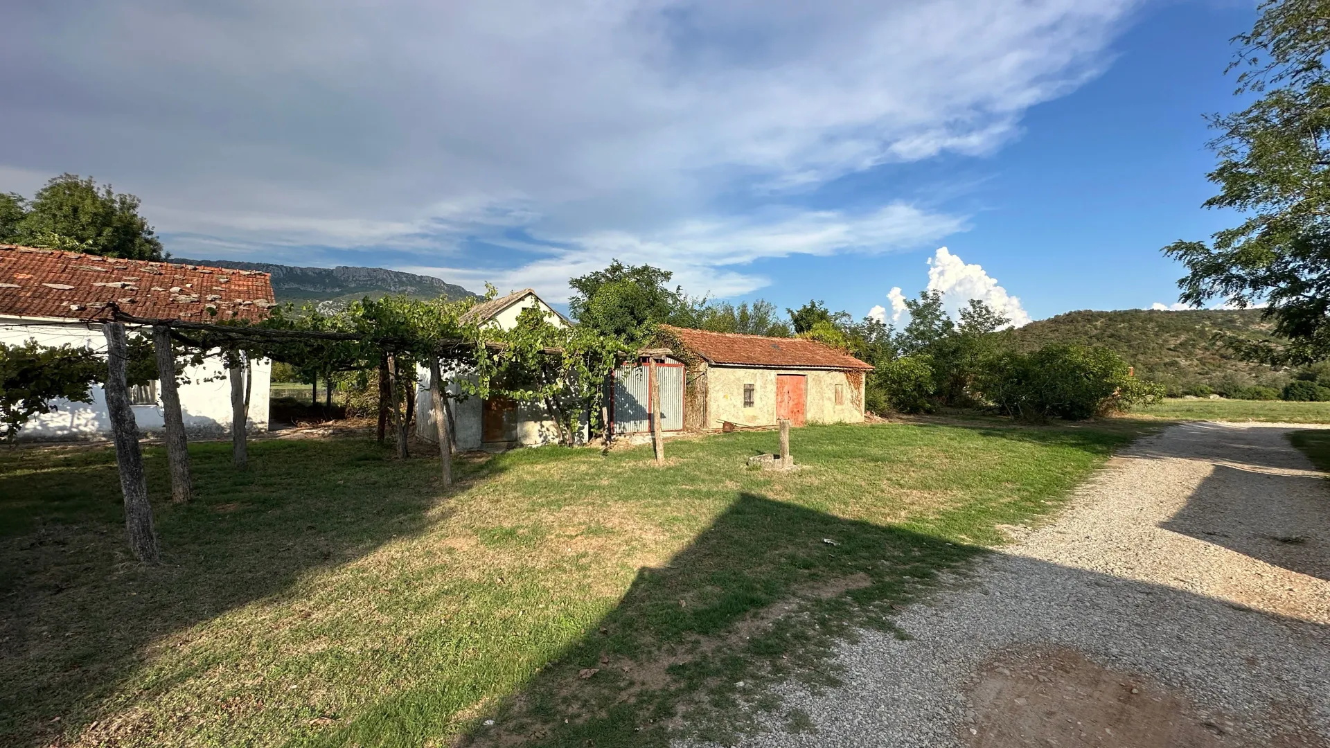 Prodaja, kuća, 75m², Pričelje, Podgorica