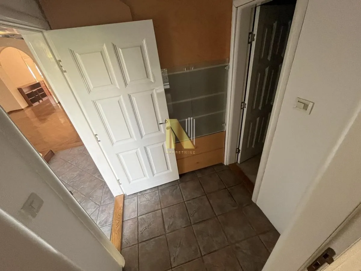Rent, office space, 213m², Centar, Novi Sad