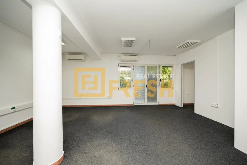 Rent, office space, 1000m², Centar, Podgorica