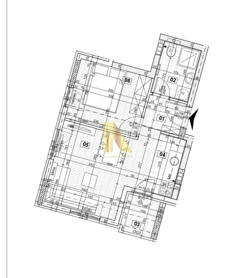 Arhitektonski nacrt i osnova nekretnine sa dimenzijama prostorija.