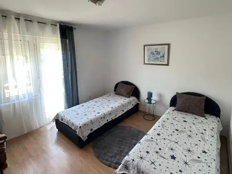 Rent, two bedroom apartment, 100m², Tološi, Podgorica - image 7