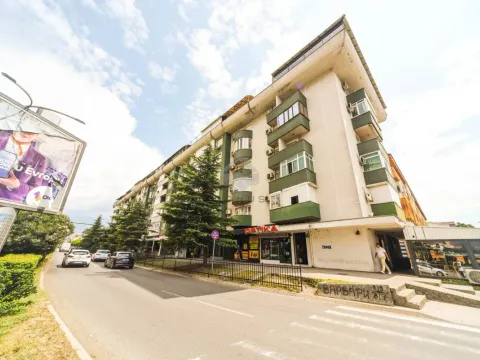 Rent, office space, 38m², Stari Aerodrom, Podgorica - image 1