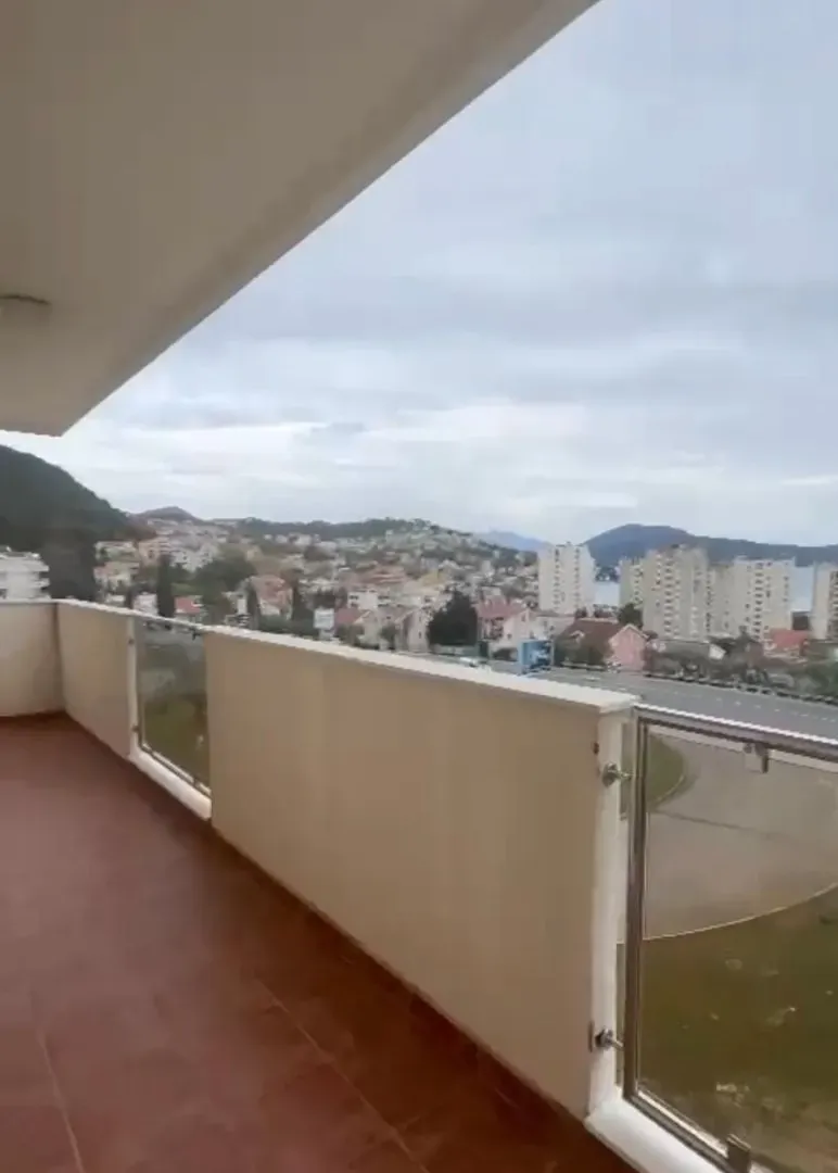 Prodaja, dvosoban stan, 72m², Igalo, Herceg Novi