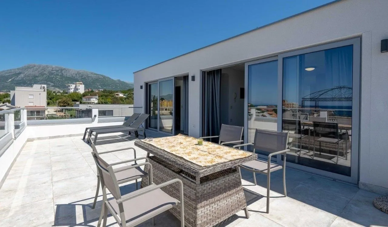 Prodaja, kuća, 272m², Utjeha, Bar
