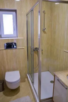 Izdavanje, kuća, 176m², Marići, Tivat - image 6