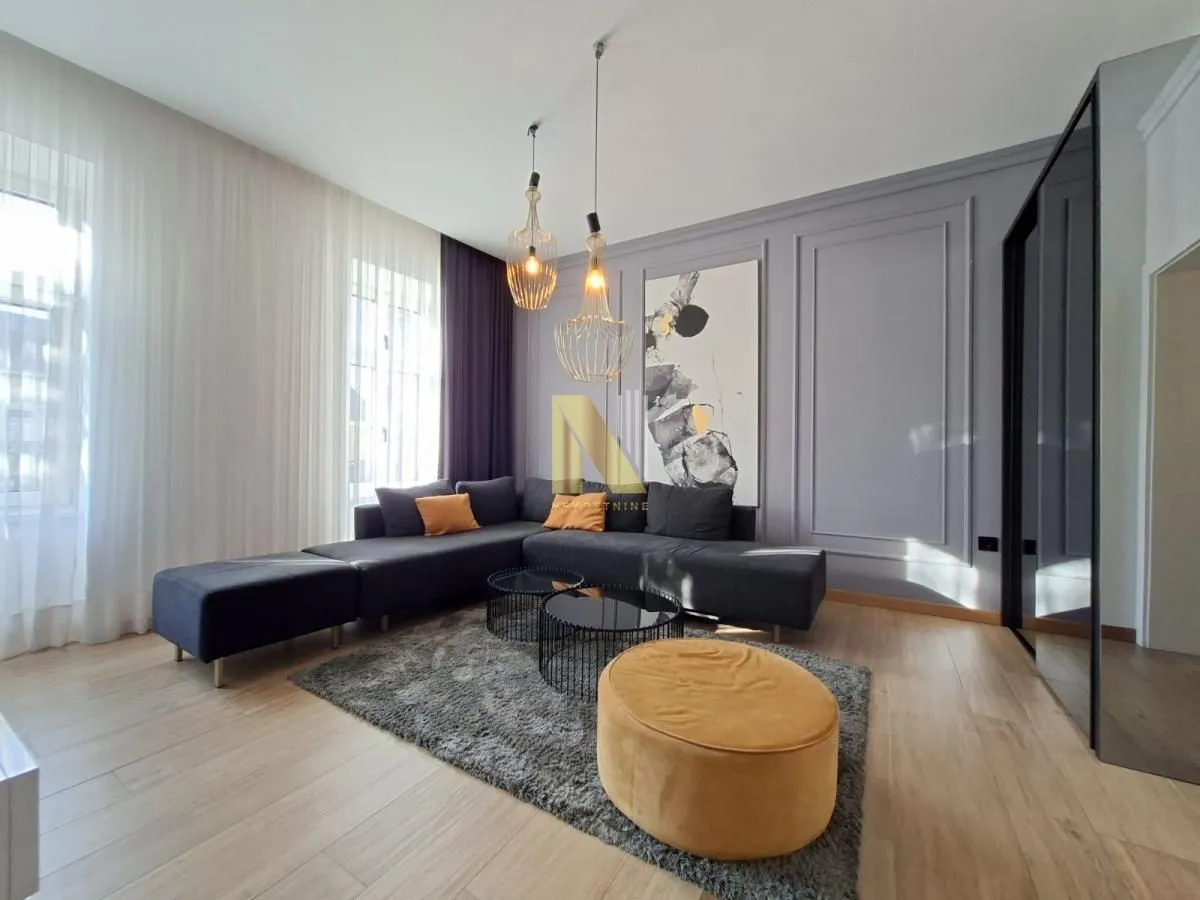 Izdavanje, dvosoban stan, 56m², Centar, Novi Sad