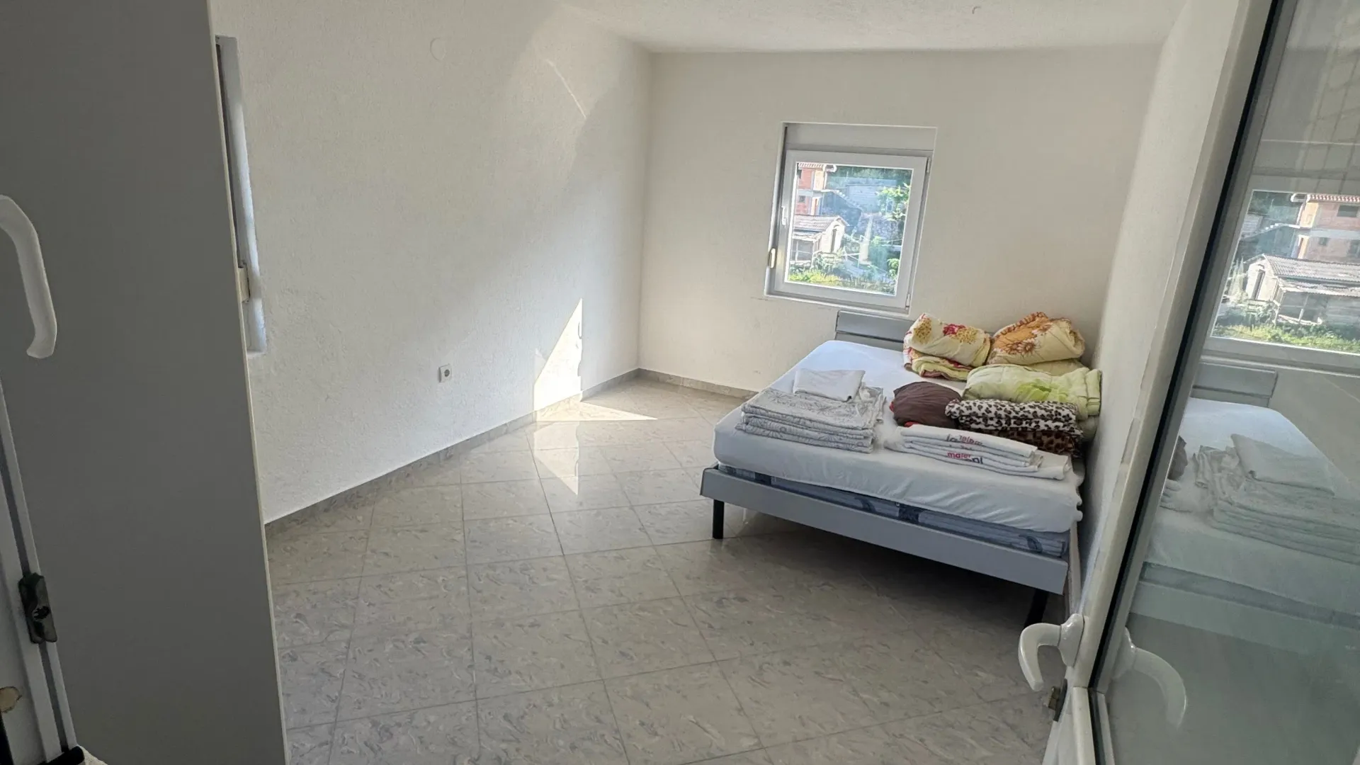 Izdavanje, kuća, 95m², Polje, Bar