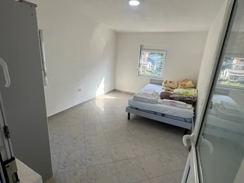 Izdavanje, kuća, 95m², Polje, Bar - image 8