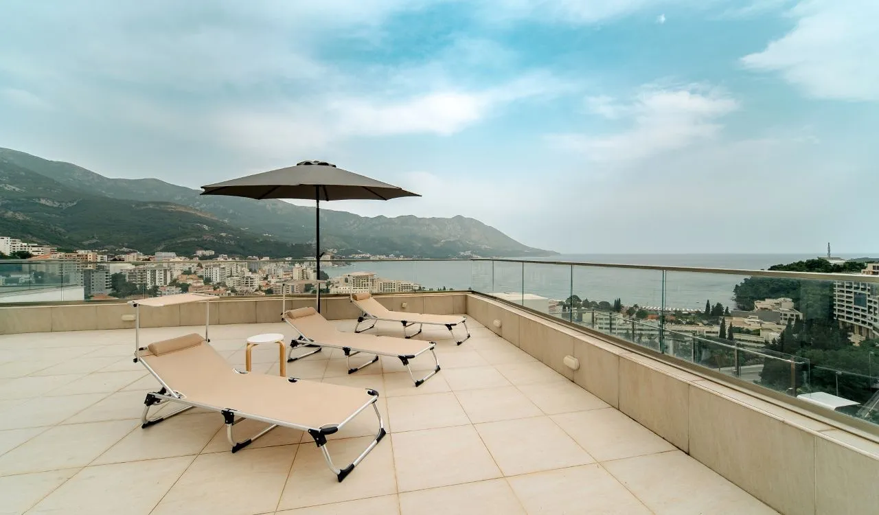 Sale, three bedroom apartment, 233m², Bečići, Budva