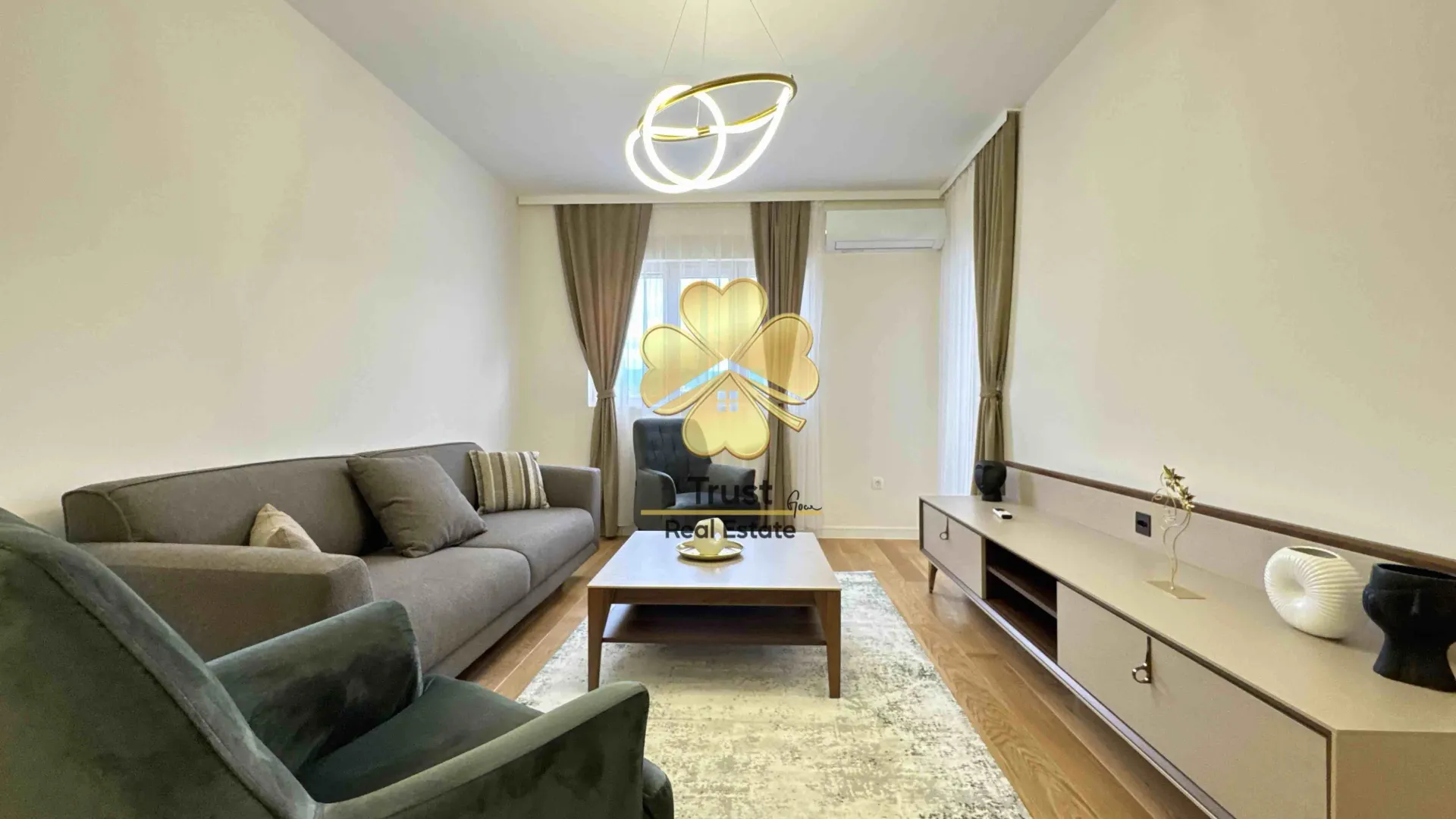 Izdavanje, jednosoban stan, 49m², Central Point, Podgorica