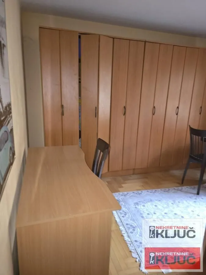 Izdavanje, kuća, 250m², Sajmište, Novi Sad