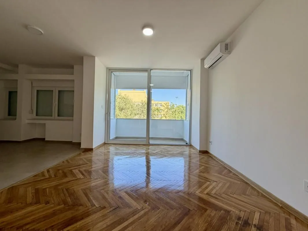 Prodaja, jednosoban stan, 80m², Preko Morače, Podgorica