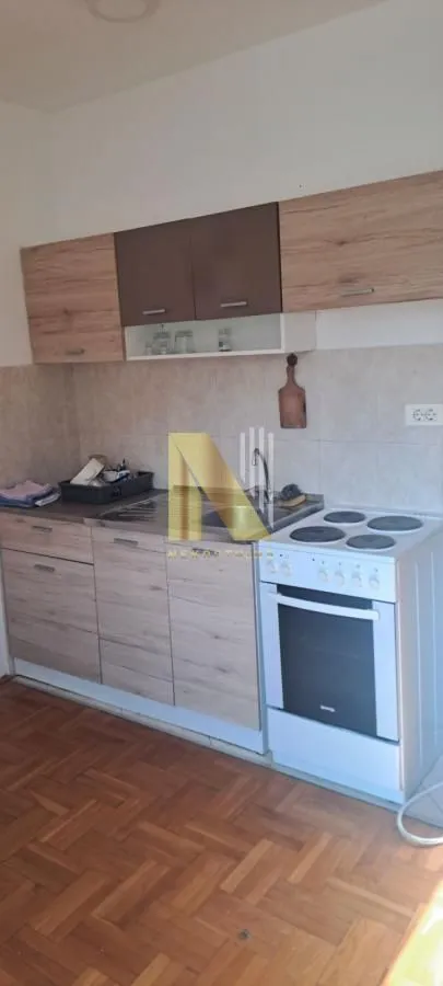 Izdavanje, garsonjera, 24m², Grbavica, Novi Sad Sve Podlokacije