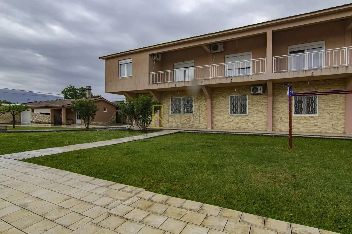 Prodaja, kuća, 400m², Danilovgrad, Crna Gora