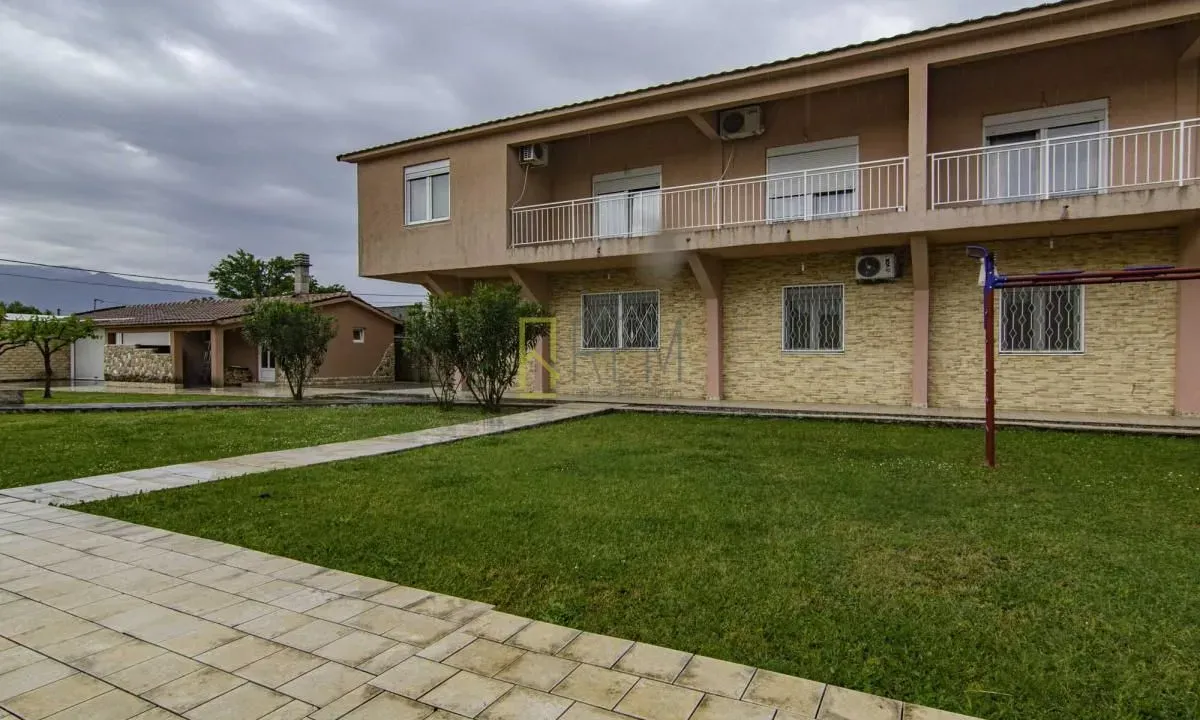 Prodaja, kuća, 400m², Danilovgrad, Crna Gora