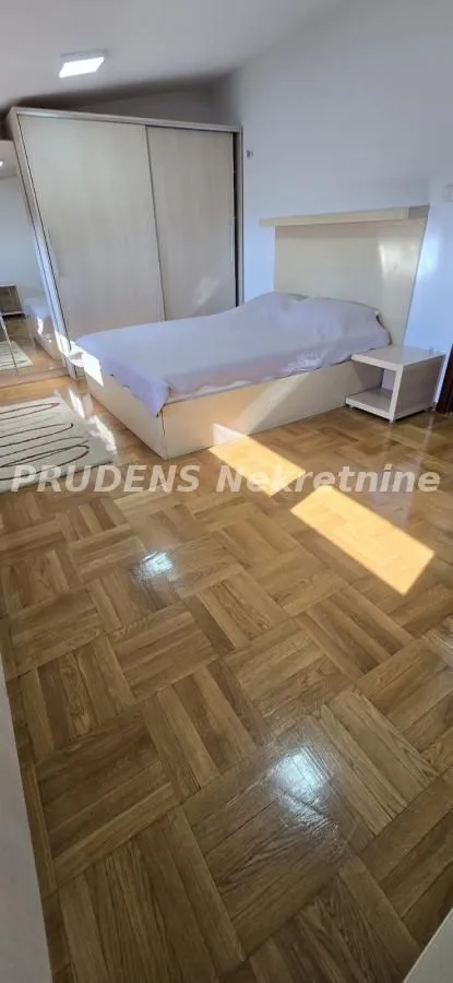Prodaja, trosoban stan, 84m², Crveni Krst, Beograd