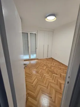 Izdavanje, dvosoban stan, 74m², Gintaš, Podgorica - image 7