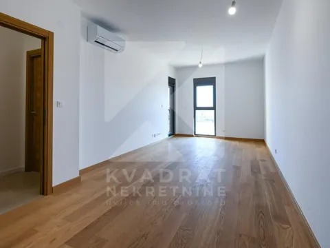 Izdavanje, jednosoban stan, 47m², City Kvart, Podgorica - image 1