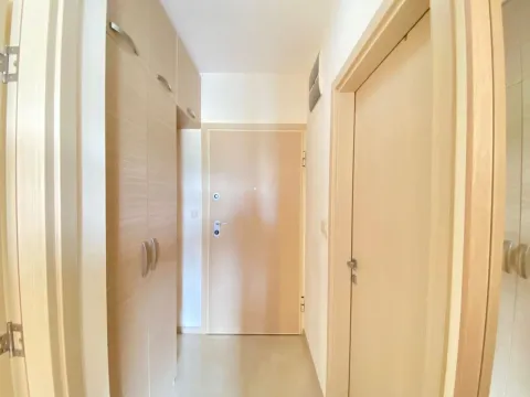 Izdavanje, jednosoban stan, 48m², City Kvart, Podgorica - image 14