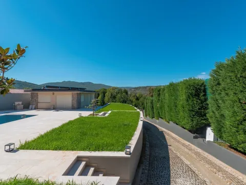 Prodaja, kuća, 492m², Mareza, Podgorica - image 7