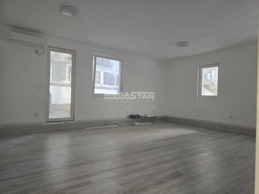 Rent, two bedroom apartment, 57m², Čukarica, Beograd