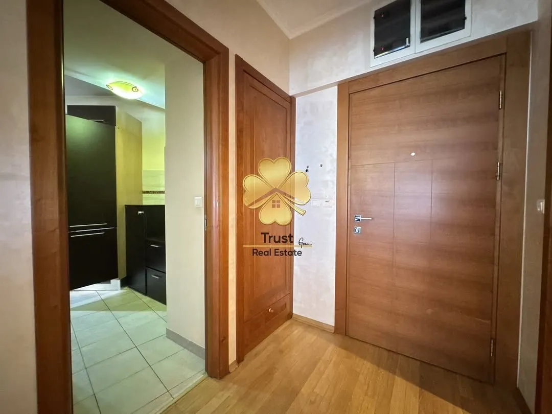 Prodaja, trosoban stan, 100m², Centar, Podgorica