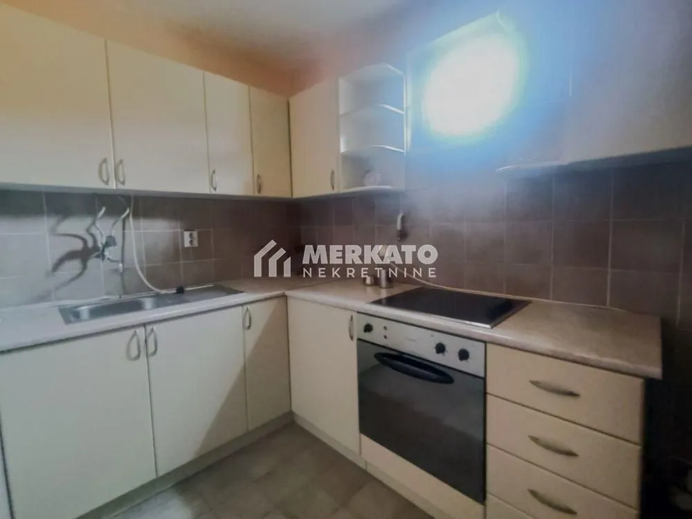 Prodaja, kuća, 472m², Čenta, Zrenjanin