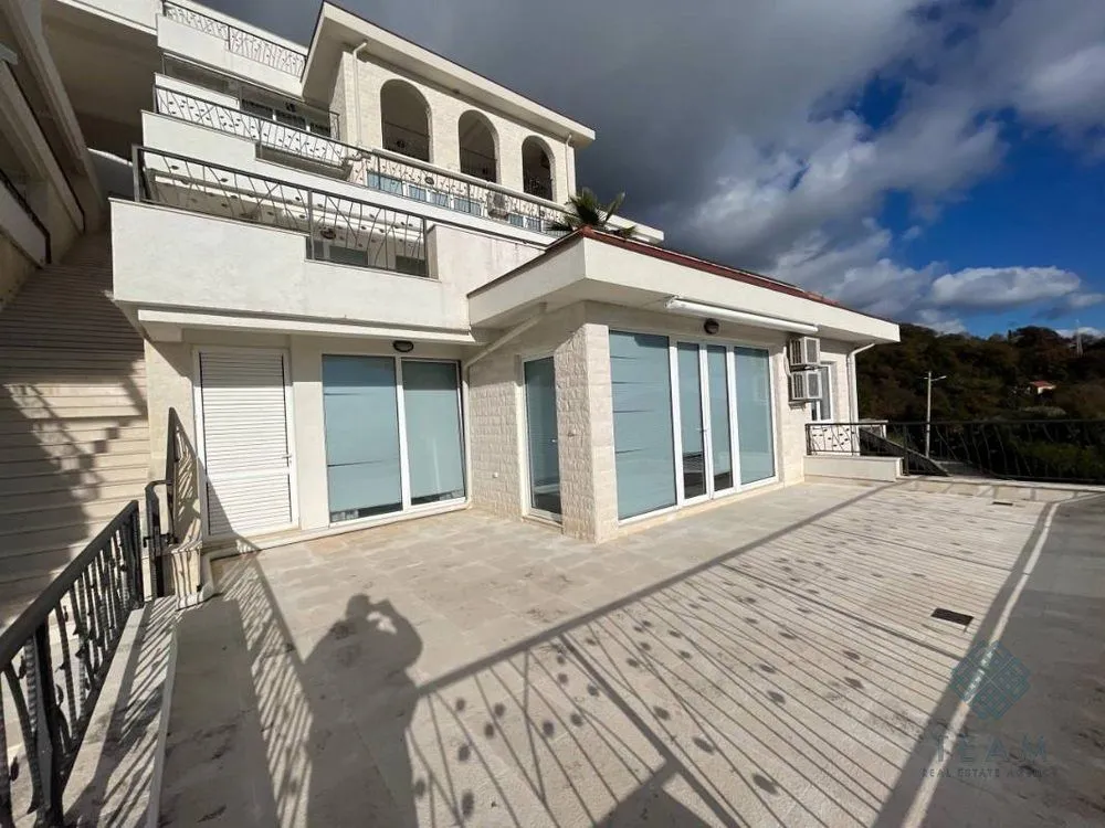 Prodaja, dvosoban stan, 143m², Topla, Herceg Novi