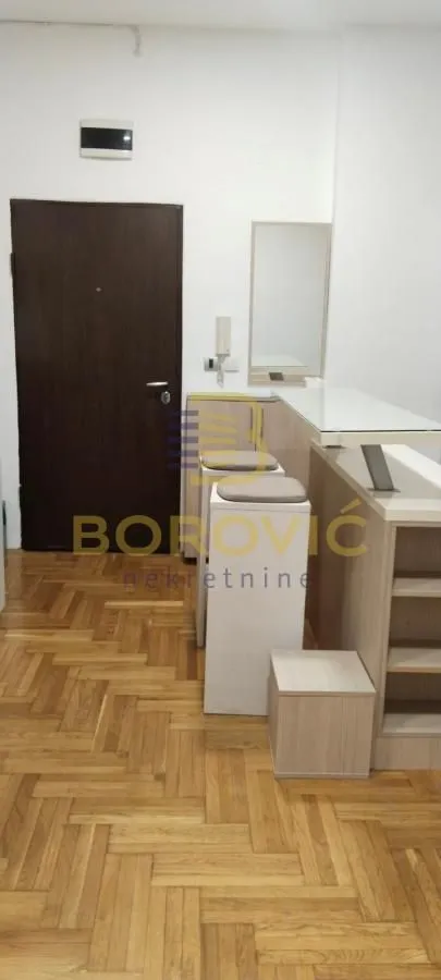 Sale, studio apartment, 22m², Đeram Pijaca, Beograd