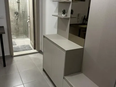 Izdavanje, jednosoban stan, 42m², Tivat, Crna Gora - image 2