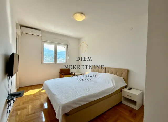 Sale, two bedroom apartment, 76m², Centar, Bar