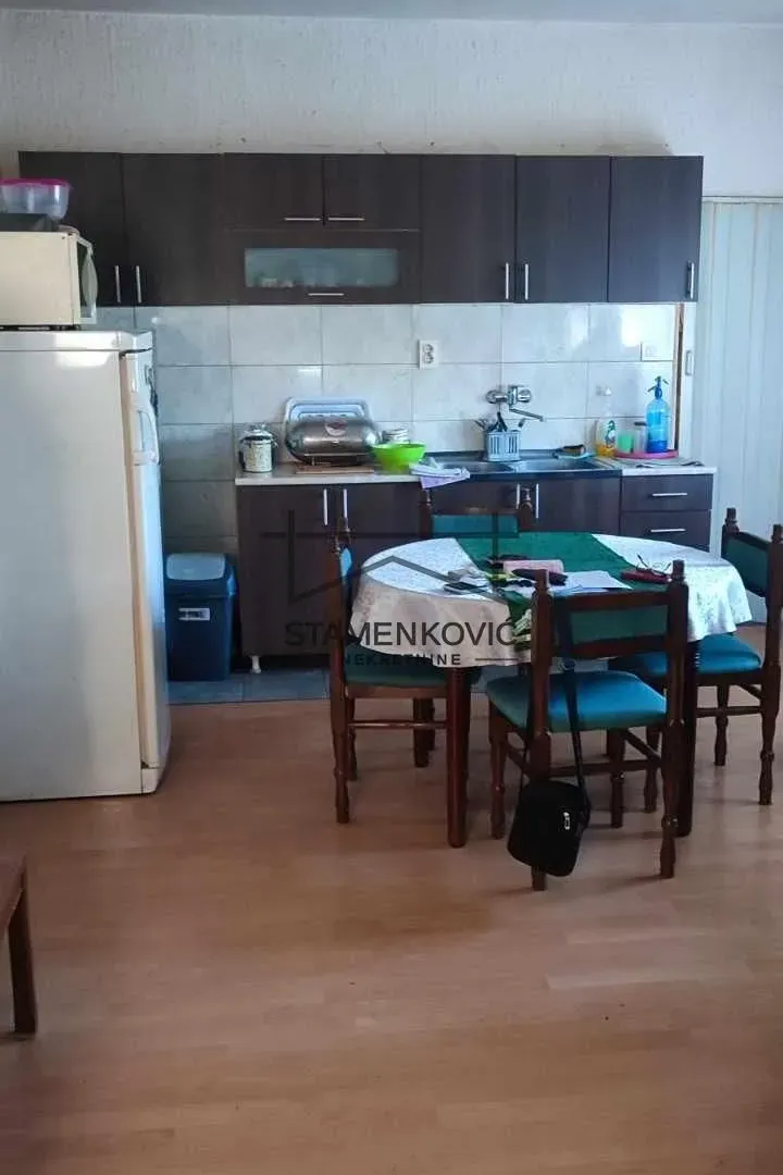 Prodaja, kuća, 330m², Veternik, Novi Sad Sve Podlokacije