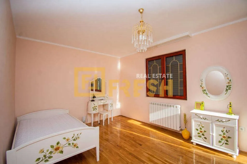 Rent, house, 450m², Zabjelo, Podgorica