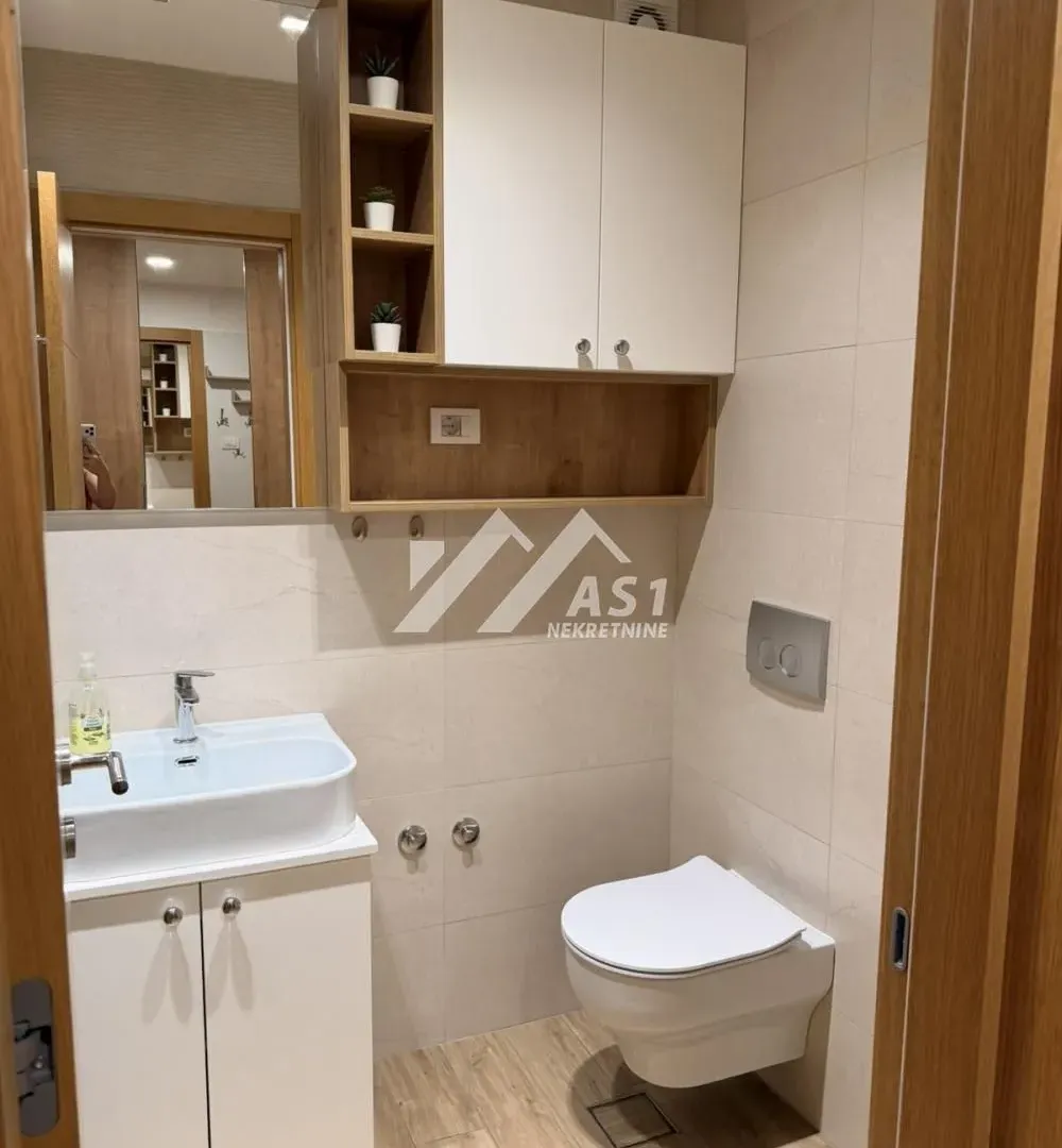 Izdavanje, jednosoban stan, 41m², Socijalno, Novi Sad Sve Podlokacije