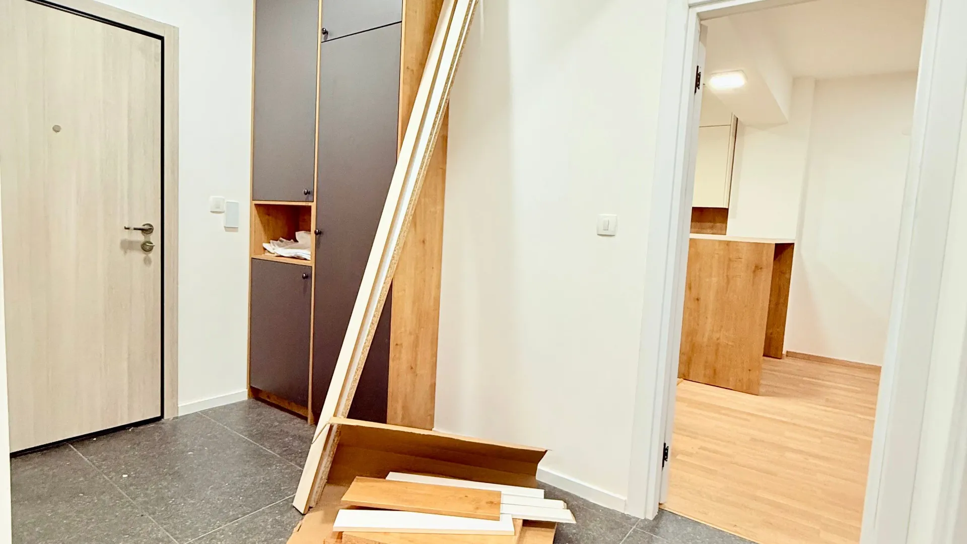 Izdavanje, dvosoban stan, 80m², Vezirov Most, Podgorica