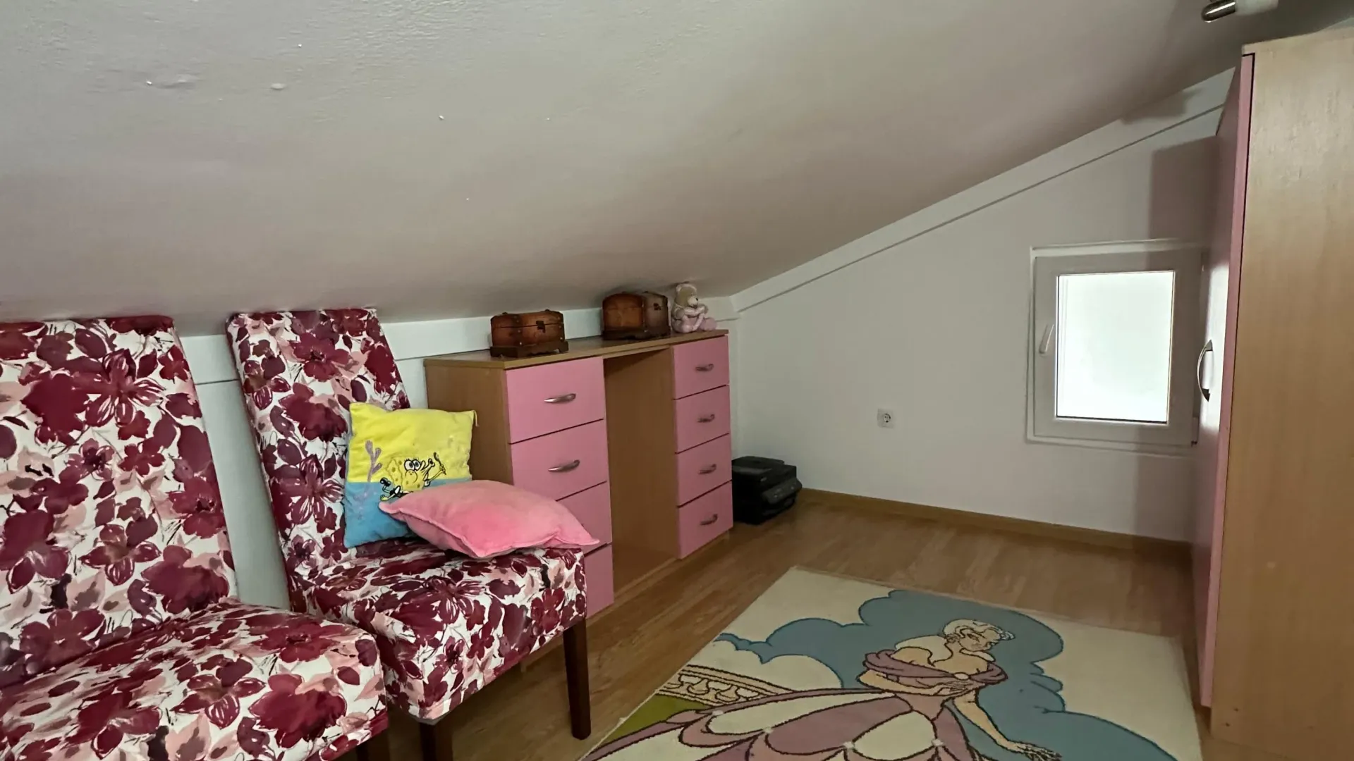 Rent, three bedroom apartment, 70m², Dumidran, Tivat