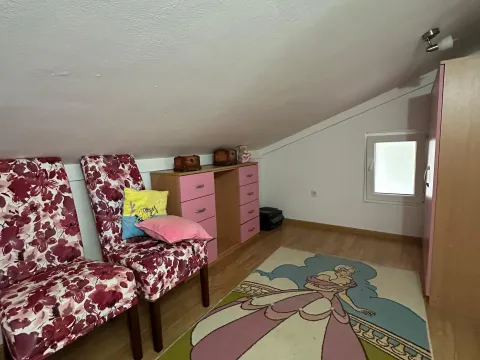 Izdavanje, trosoban stan, 70m², Dumidran, Tivat - image 13