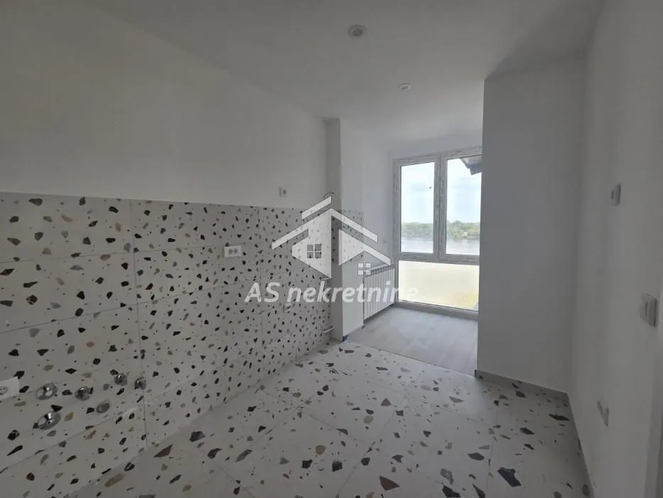 Rent, four bedroom apartment, 76m², Stari Grad, Beograd