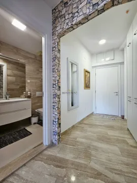 Rent, one bedroom apartment, 70m², Tre Canne, Budva - image 9
