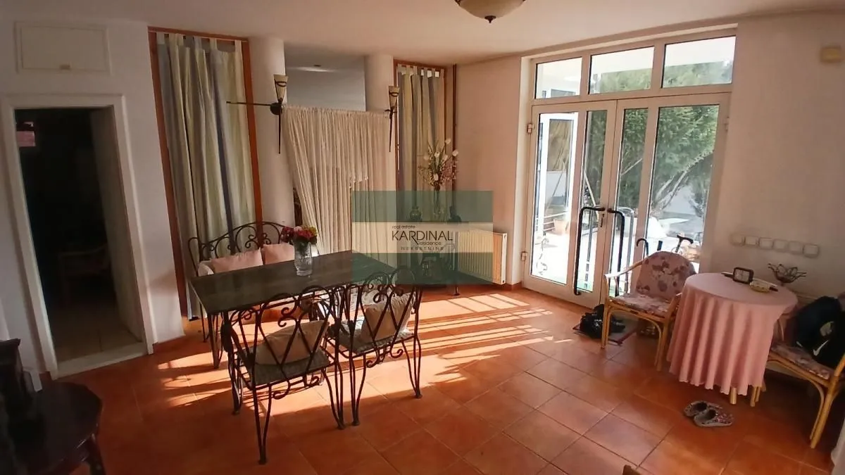 Prodaja, kuća, 334m², Vašarište, Kragujevac
